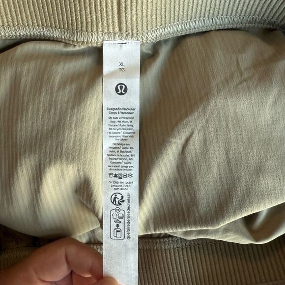 NWT Lululemon Dance Studio Slim-Fit HR Flared Pants in Sheer Oak - Picture 4 of 5